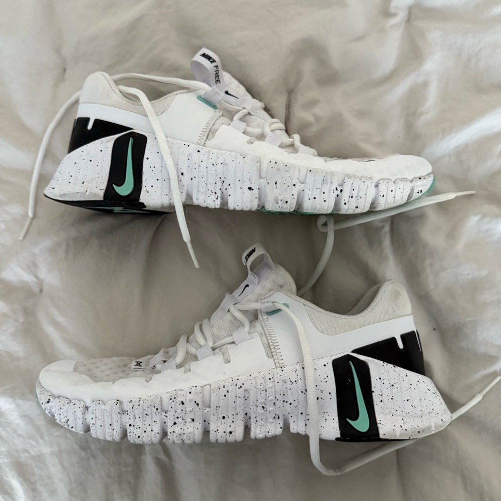 Nike women’s metcon White Sneakers